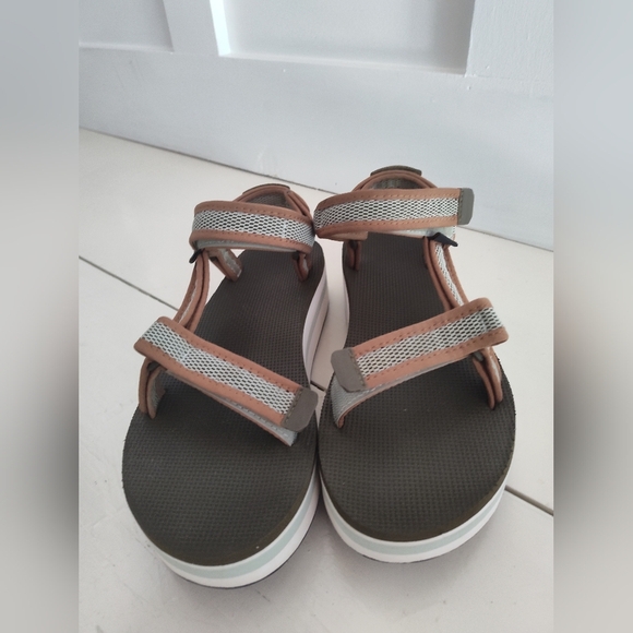 Teva Women's Olive Flatform Universal Mesh Print Strappy Sandals | Size 9 - Picture 3 of 7